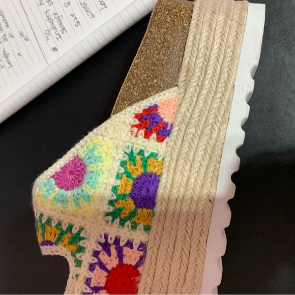 Dirty laundry, crocheted, sandals, size 9 - Picture 8 of 13